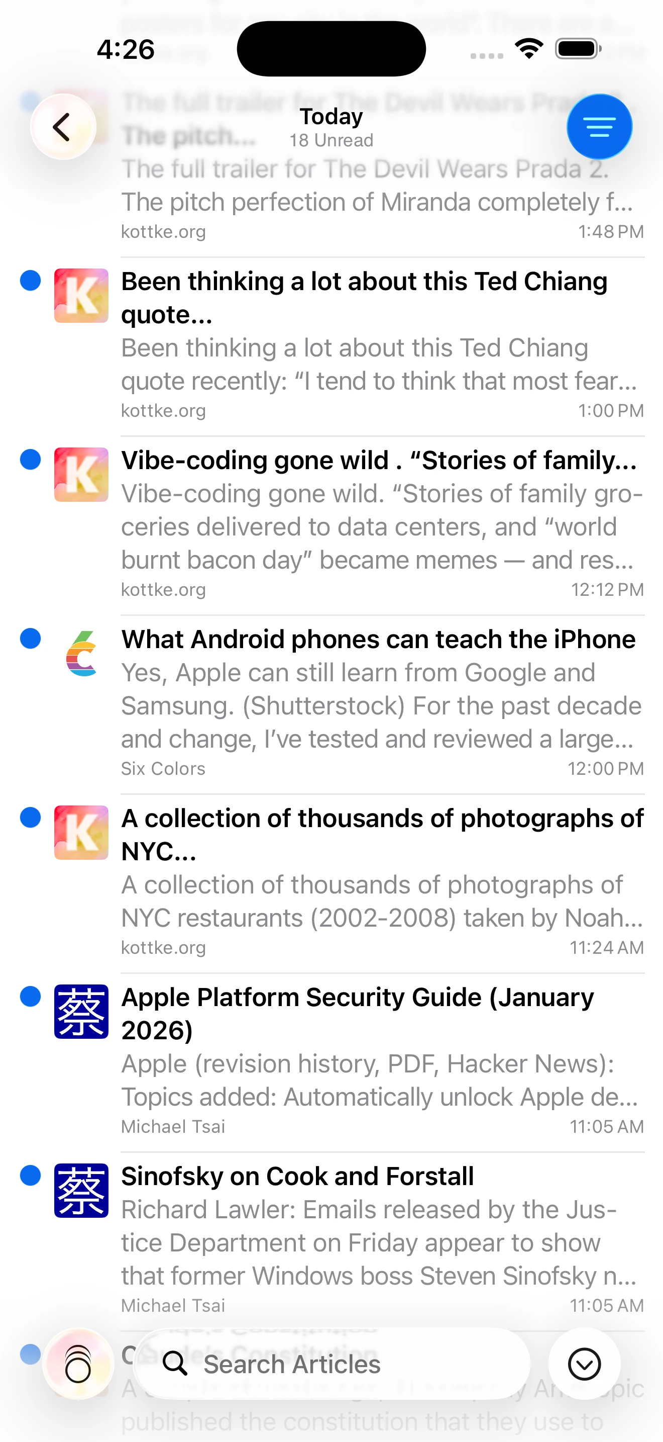 iPhone 上的文章列表,通勤路上也能接着看